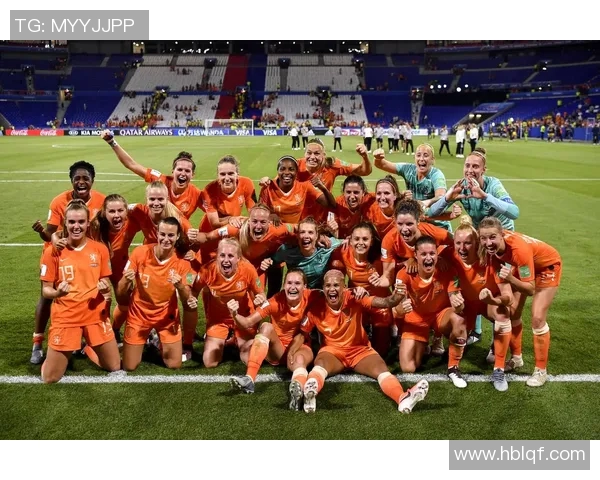 荷兰对瑞典足球比赛现场直播全程回顾与精彩瞬间分析 荷兰对瑞典足球比赛现场直播全程回顾与精彩瞬间分析